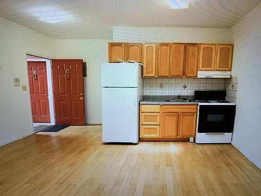 Rented by Thermos Realty & Management Inc | media 1