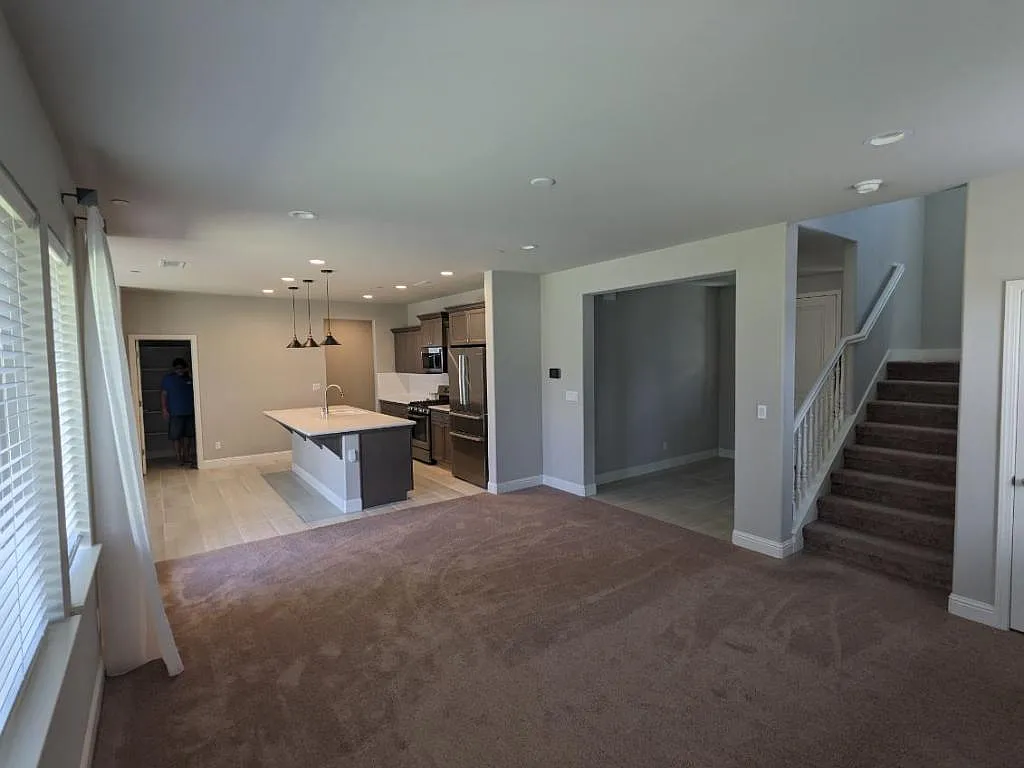 3 bed, 2.5 bath, 1784 sqft, $2,450 — Photo 4