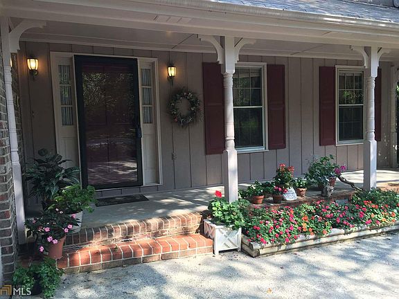 5th image of 696 Chesterfield Dr