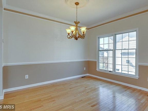 5th image of 22732 Morrisonville Corner Ct