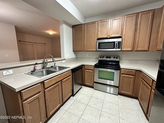 5th image of 575 Oakleaf Plantation Pkwy Unit 805