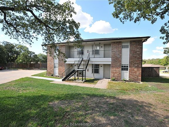 2nd image of 2100 Southwood Dr APT 9