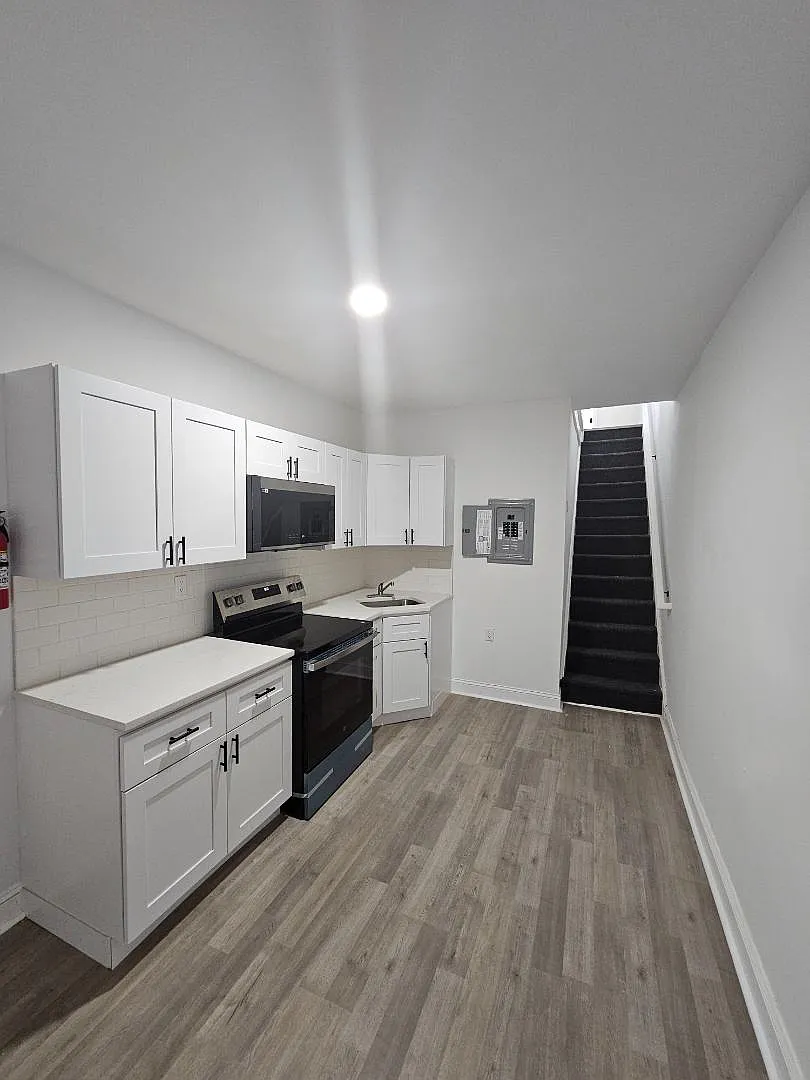 6412 Glenmore Ave - A - 6412 Glenmore Ave — Photo 1
