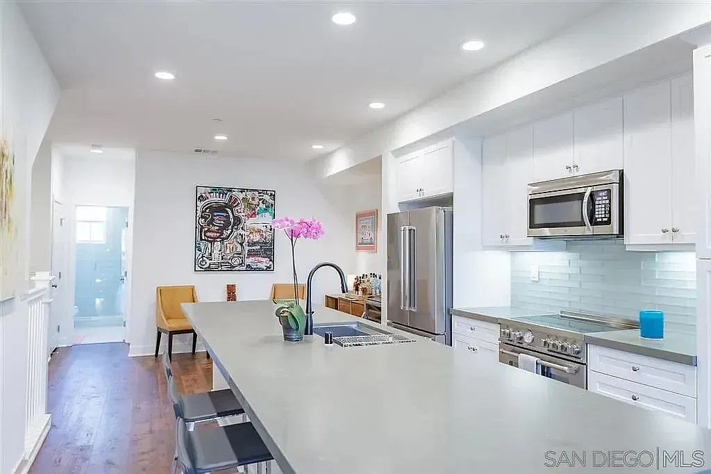 1108 Sea Glass Way — Photo 1