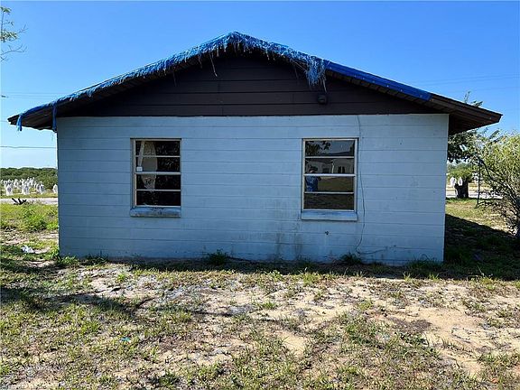 3rd image of 906 E O'Douglas Ave