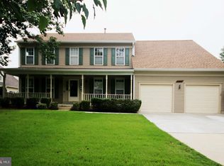 7402 Ben Dr, Oxon Hill, MD 20745