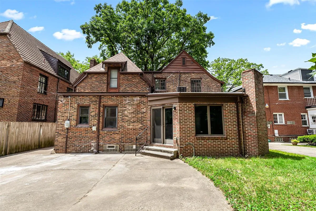 Building Photo - 19510 Stratford Rd #1
