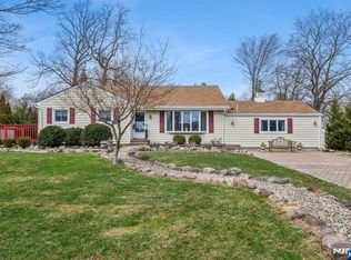 576 Thurnau Dr, River Vale, NJ