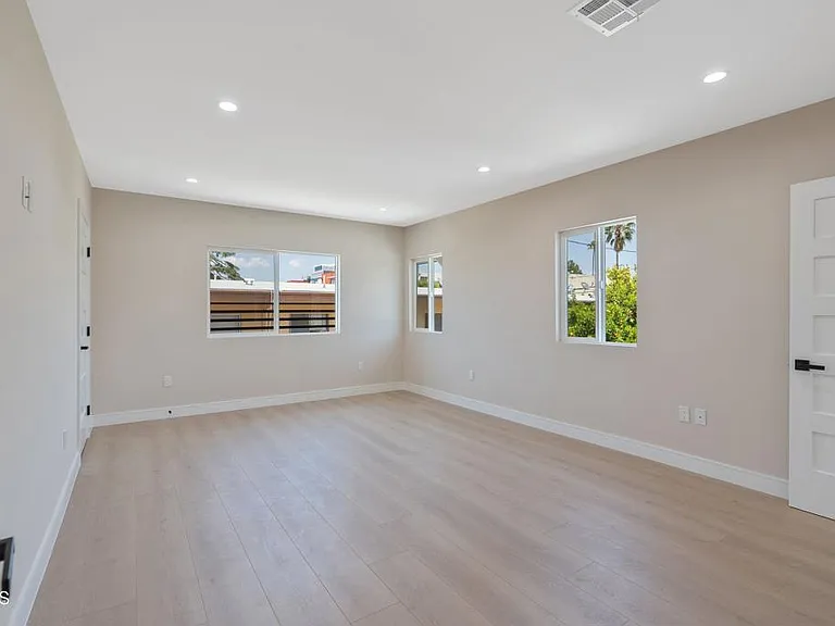 1206 Tamarind Ave — Photo 24