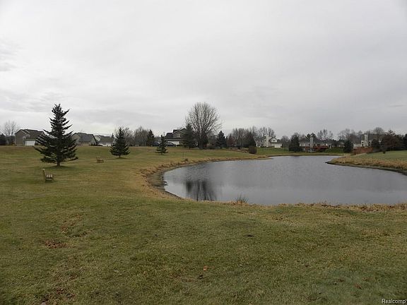 3rd image of 157 Lakeshore Dr