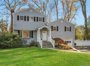 104 Old Rd, Westport, CT 06880