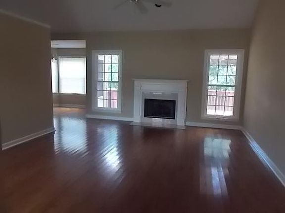 2nd image of 2119 Iroquois Ct