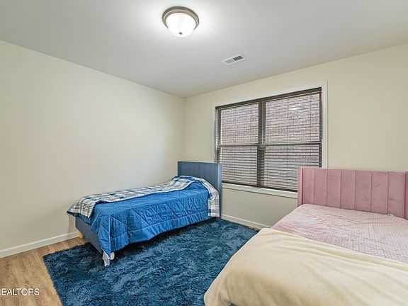 5th image of 5925 Knox Hill Way