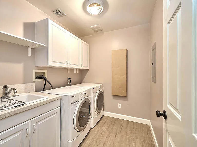 4330 Bel Aire Dr — Photo 31