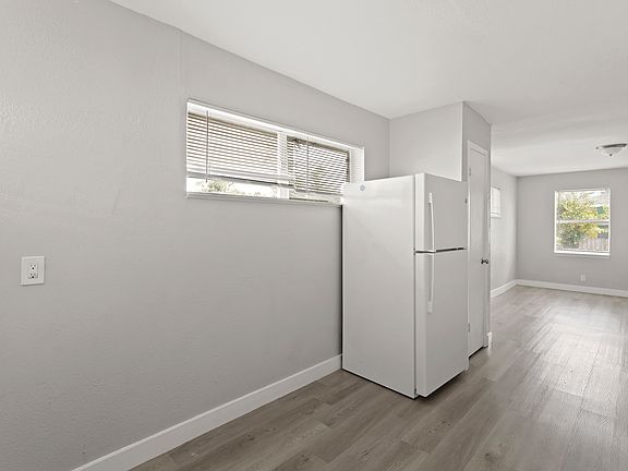 3rd image of 7815 Glass St
