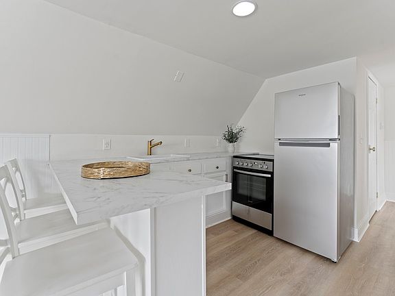 5th image of 68 Phila St APT 4