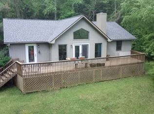 846 S Country Club Dr, Cullowhee, NC 28723
