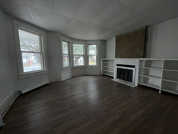 5th image of 927 Carteret Ave