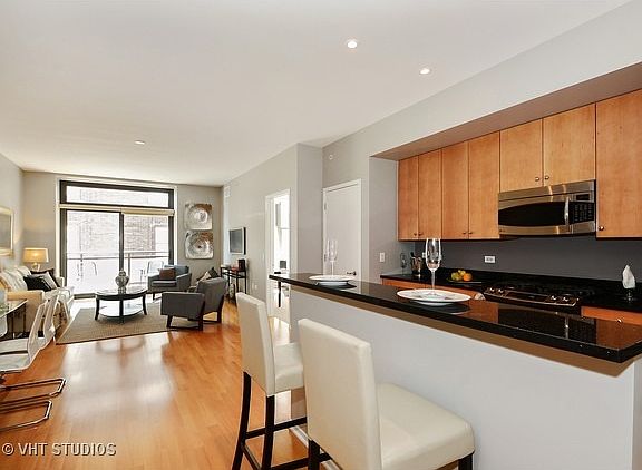 4th image of 310 S Michigan Ave Unit 1807