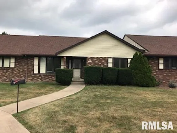 2013 Maple Ave, Macomb, IL 61455