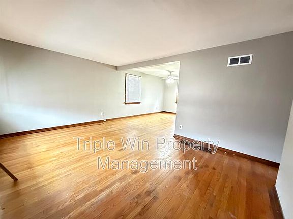 5th image of 8664 Belhaven Dr