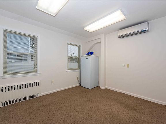 4th image of 100 Jerusalem Ave