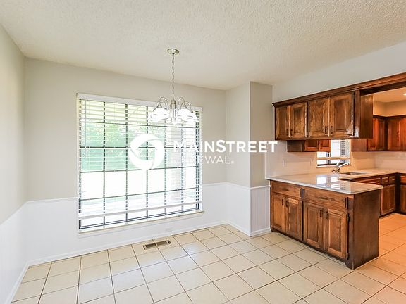 3rd image of 8137 NW 82nd St