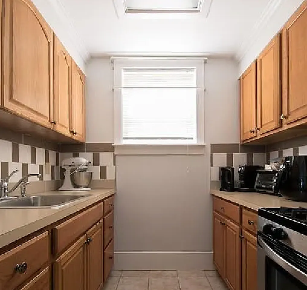 2 bed, 1.0 bath, 912 sqft, $2,000 — Photo 3