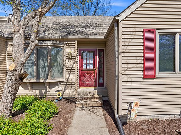 4th image of 2275 Ridgeview Dr