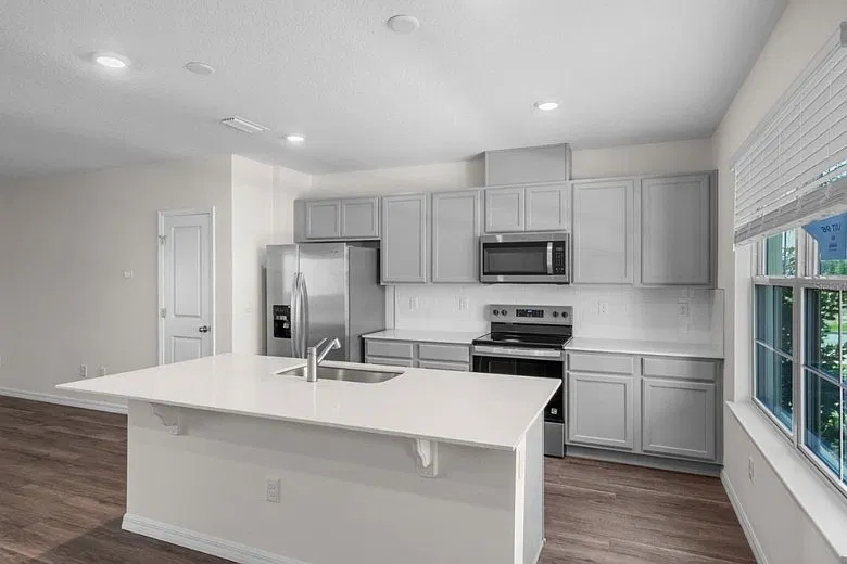 3 bed, 1567 sqft, $2,650 — Photo 2