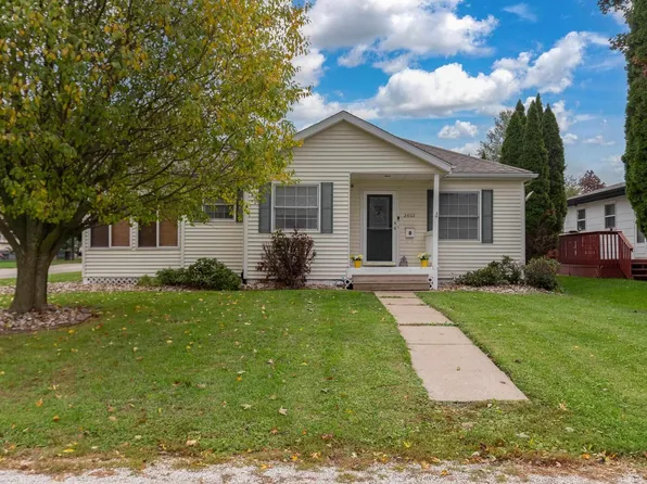 2402 2nd St, East Moline, IL 61244
