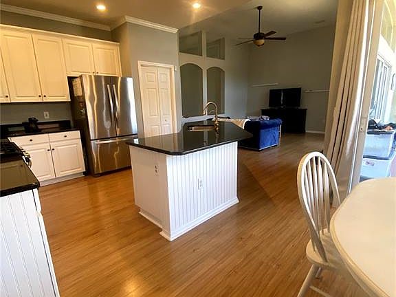 5th image of 6020 Martinglade Pl