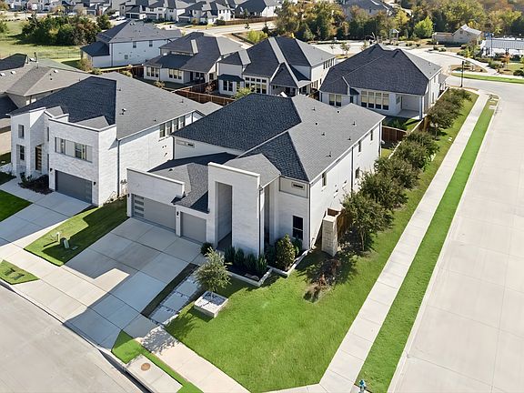 2nd image of 1905 Brentwood Ln #1901