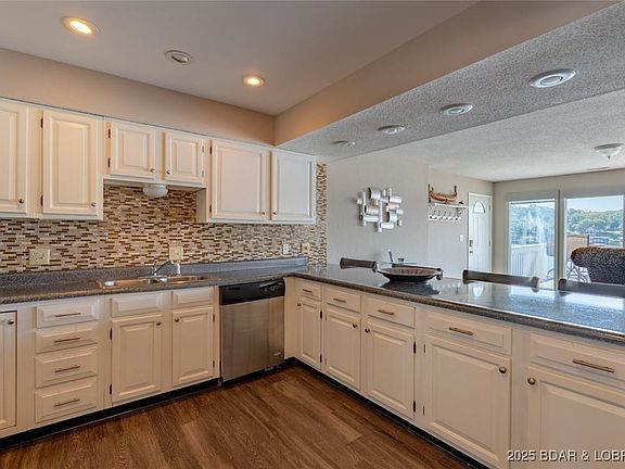 5th image of 48 Teak Village Dr