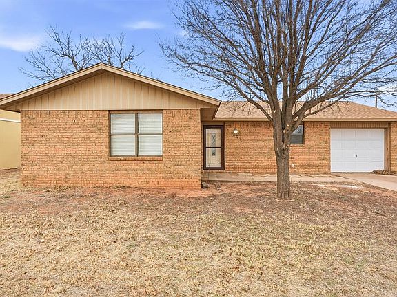 3rd image of 1009 Stewart St