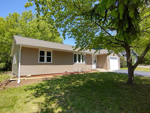 4th image of 216 Bounty Dr NE