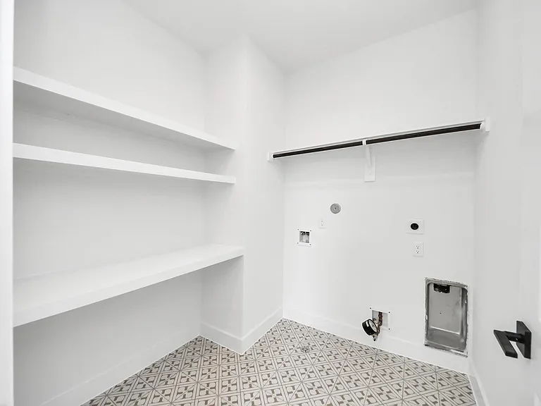 860 Rachel St #A — Photo 21