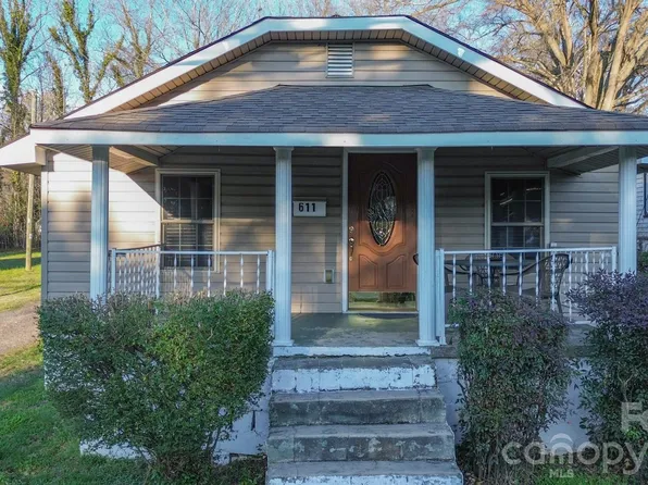 611 W Iredell Ave, Mooresville, NC 28115