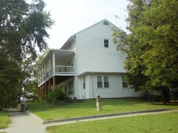 1533 SW College Ave, Topeka, KS 66604