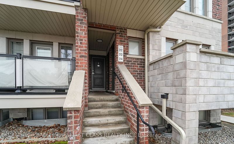 Toronto Townhouse for rent - 2 Bedrooms — photo 2