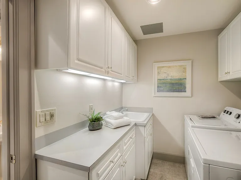 2825 Colby Ave — Photo 12