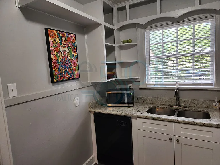 300 S Valentine St #1 — Photo 10