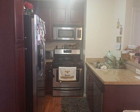 4th image of 21520 Burbank Blvd APT 318