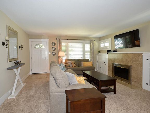 4th image of 452 W Highland Ave