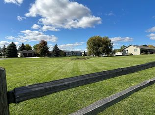 804 Maple Ln, Grove City, MN 56243