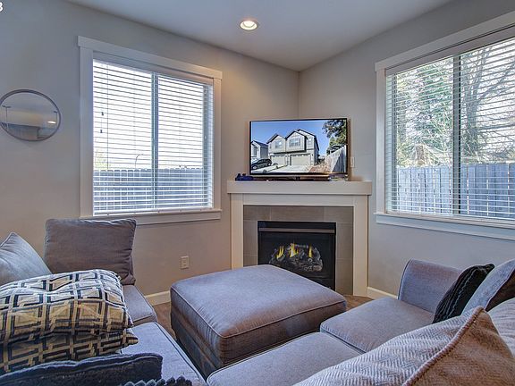 5th image of 3814 SE 165th Ct