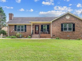 713 Hogan Rd, Greensboro, NC 27406