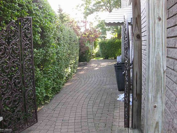 5th image of 31110 Moulin Ave