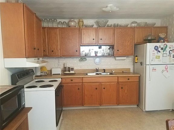 3rd image of 2819 S Walcott St