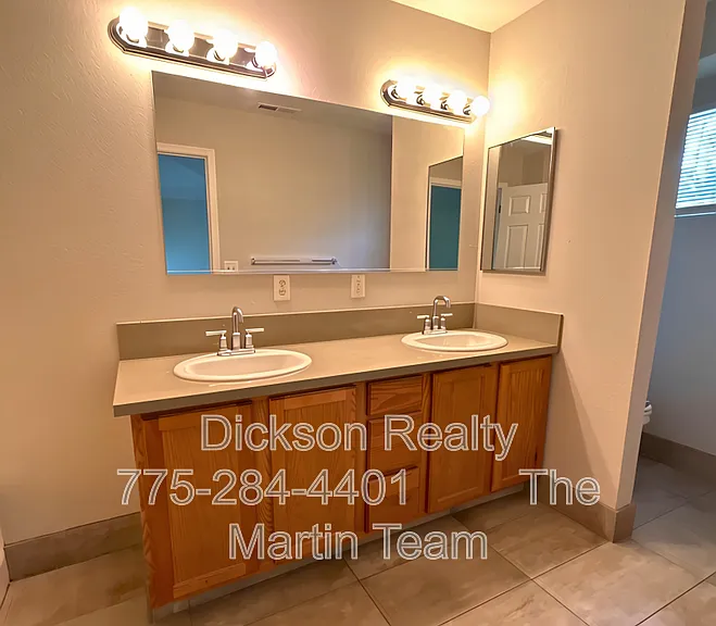 1317 Powell Ln — Photo 10